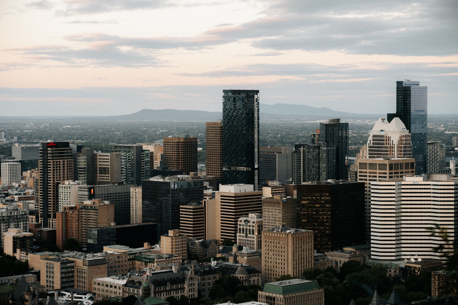 Aerial view of downtown Montréal at dusk